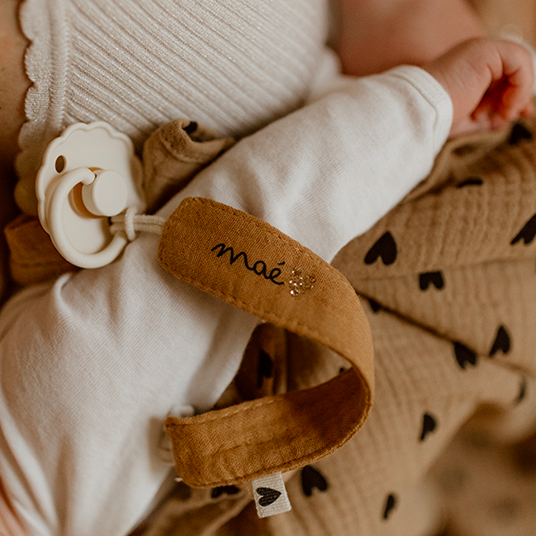 Atelier Wagram | Attache tétine gaze camel