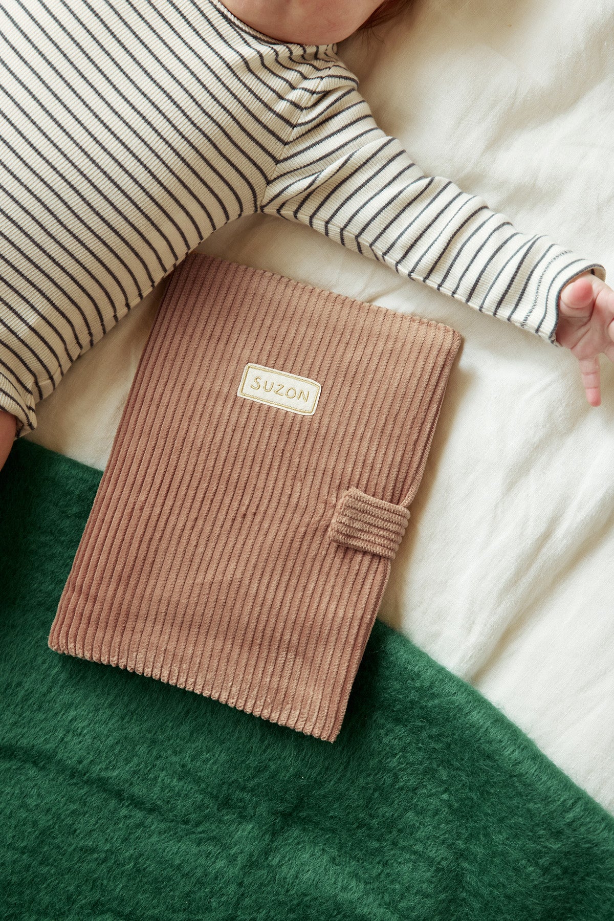 Petit picotin - Le protège carnet de santé en velours