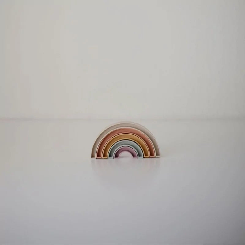 Mushie - Arc-en-ciel à empiler
