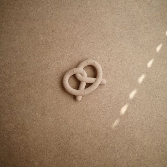 Mushie - Anneau de dentition Bretzel