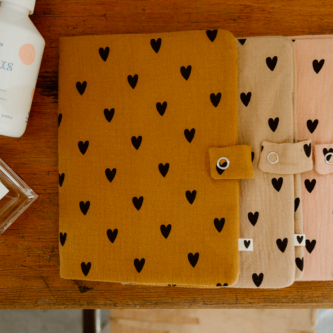 Atelier Wagram | Protège carnet gaze cœurs rose